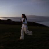 دانلود آهنگ run away girl از Alice Merton