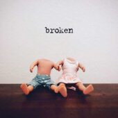 دانلود آهنگ broken از lovelytheband